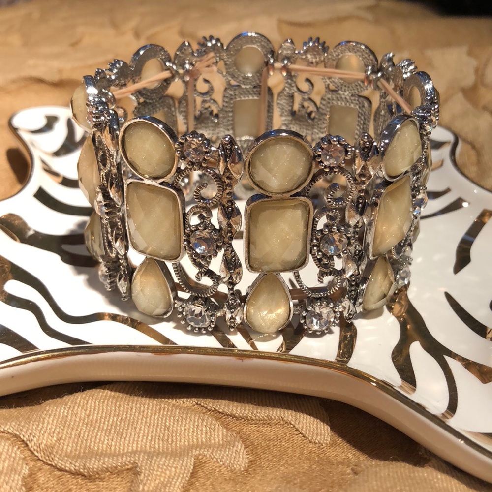 Premiere Designs Statement Bracelet